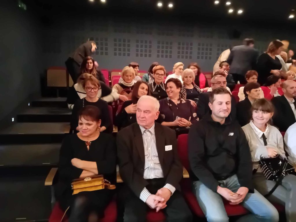 Uczestnicy wyjazdu w Teatrze im. Wandy Siemaszkowej w Rzeszowie